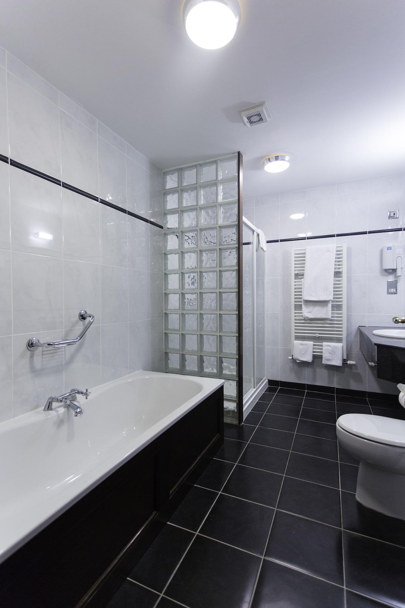 The Sandhouse Hotel And Marine Spa Donegal Town Bagian luar foto